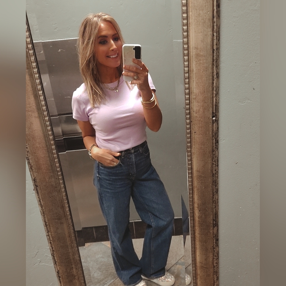 Your Poshmark Ambassador, Samantha!